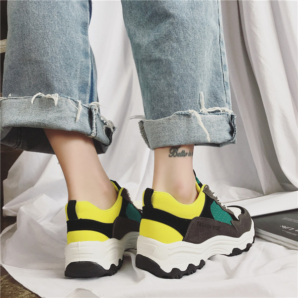 Цветни спортни маратонки за дамите с много удобна устойчива подметка