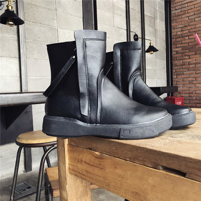 Много стилни дамски ежедневни боти с равна подметка