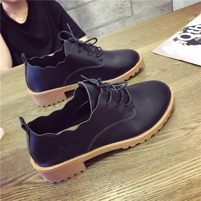 Ежедневни дамски обувки на лек ток с връзки в светъл и тъмен вариант