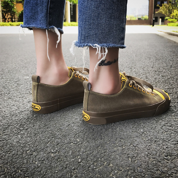 Γυναικεία αθλητικά πάνινα παπούτσια σε διάφορα φρέσκα χρώματα