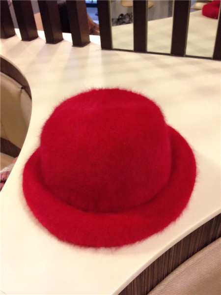 Καθημερινή γυναικεία μάλλινη βόμβα σε πολλά διαφορετικά χρώματα