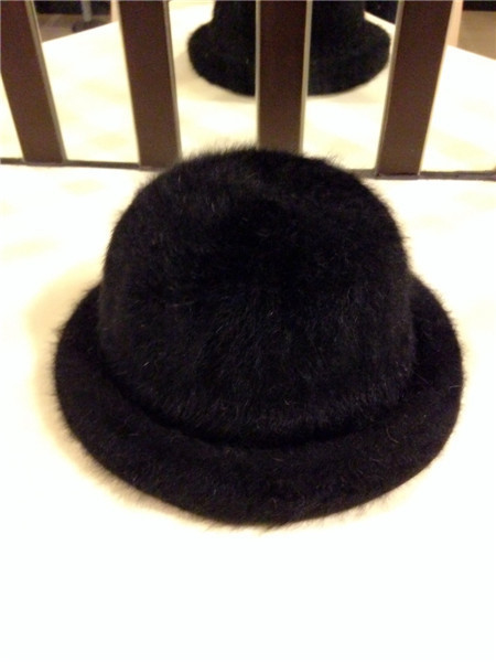 Καθημερινή γυναικεία μάλλινη βόμβα σε πολλά διαφορετικά χρώματα