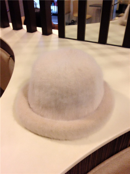 Καθημερινή γυναικεία μάλλινη βόμβα σε πολλά διαφορετικά χρώματα