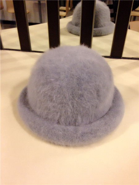 Καθημερινή γυναικεία μάλλινη βόμβα σε πολλά διαφορετικά χρώματα