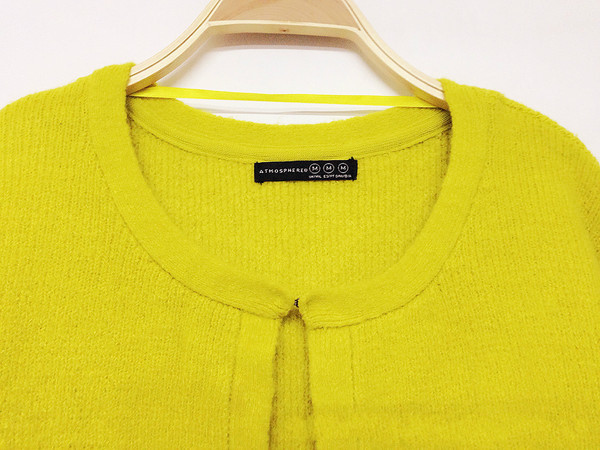 Дамска ежедневна жилетка с О-образна яка и много интересни джобчета