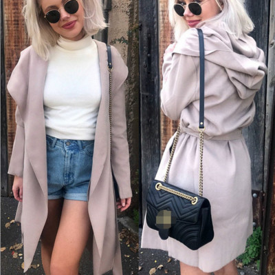 Много стилна дамска жилетка тип палто с качулка и интересна завързваща се връзка