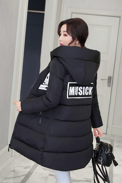 Красиво зимно дамско яке с надпис и качулка в много цветове