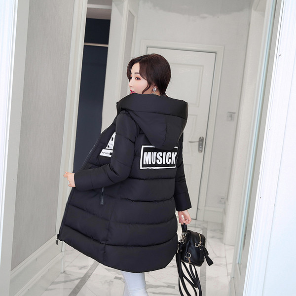 Красиво зимно дамско яке с надпис и качулка в много цветове