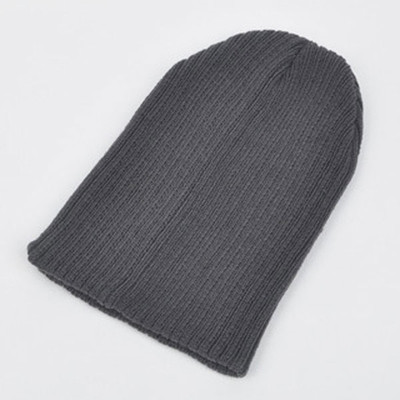 Мъжка зимна шапка в семпъл модел и в много цветове