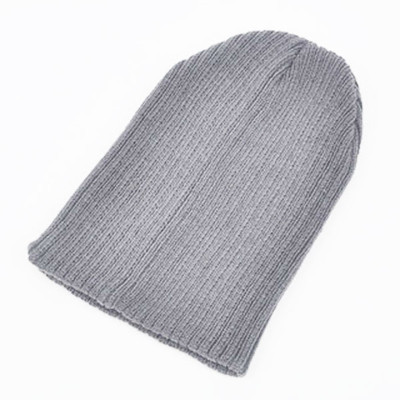 Мъжка зимна шапка в семпъл модел и в много цветове