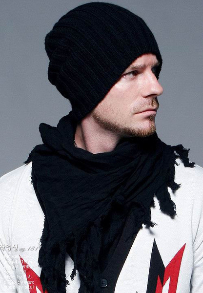 Мъжка зимна шапка в семпъл модел и в много цветове