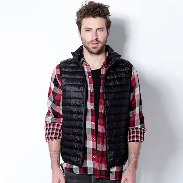 Αθλητικό ανδρικό γιλέκο σε απλό μοντέλο και σε πολλά χρώματα