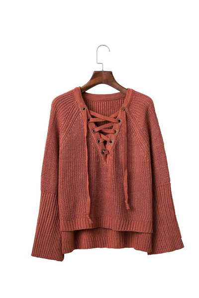 Καθημερινο γυναικείο πουλόβερ με κολάρο σε σχήμα V και πολύ κομψούς δεσμούς