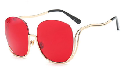 Γυναικεία γυαλιά ηλίου με ενδιαφέρον σχήμα πλαισίου