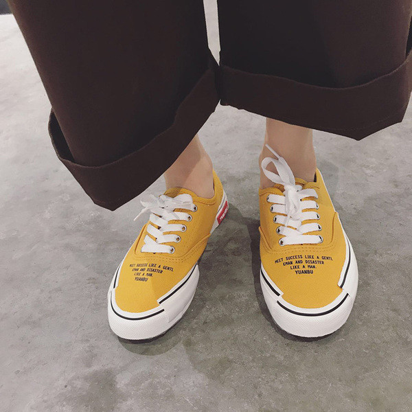 Интересни ежедневни дамски кецове с надпис в четири цвята