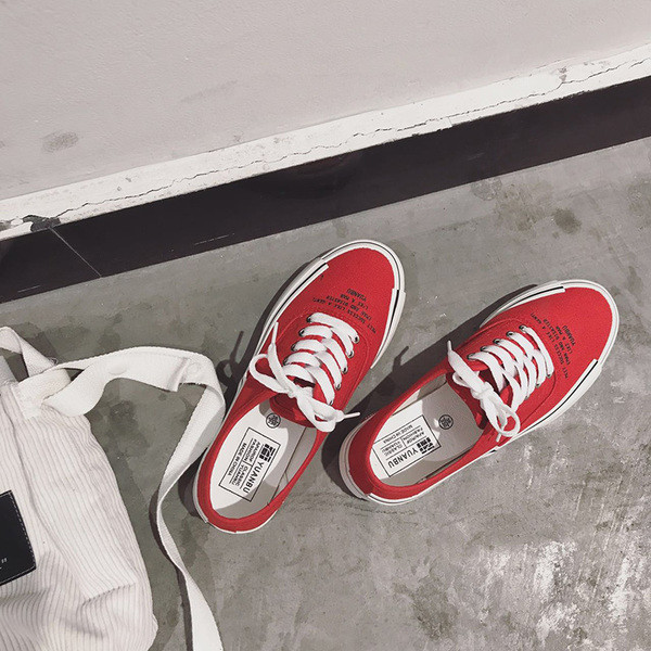 Интересни ежедневни дамски кецове с надпис в четири цвята