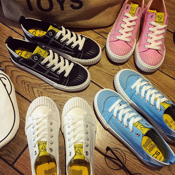 Καθημερινά κομψά πάνινα γυναικεία παπούτσια σε τέσσερα χρώματα με επίπεδη σόλα