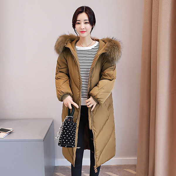 Υπέροχο γυναικείο μπουφάν, μακρύ μέχρι τα γόνατα, με μεγάλη χνουδωτή κουκούλα