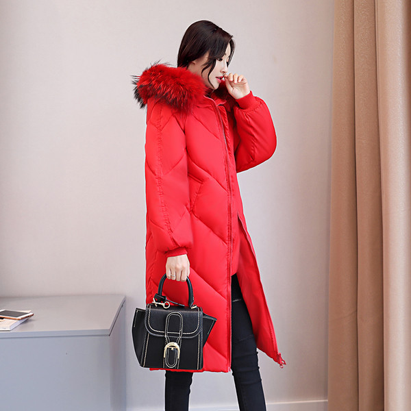 Υπέροχο γυναικείο μπουφάν, μακρύ μέχρι τα γόνατα, με μεγάλη χνουδωτή κουκούλα