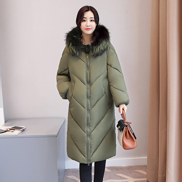 Υπέροχο γυναικείο μπουφάν, μακρύ μέχρι τα γόνατα, με μεγάλη χνουδωτή κουκούλα