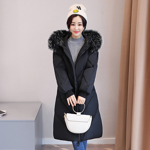 Υπέροχο γυναικείο μπουφάν, μακρύ μέχρι τα γόνατα, με μεγάλη χνουδωτή κουκούλα