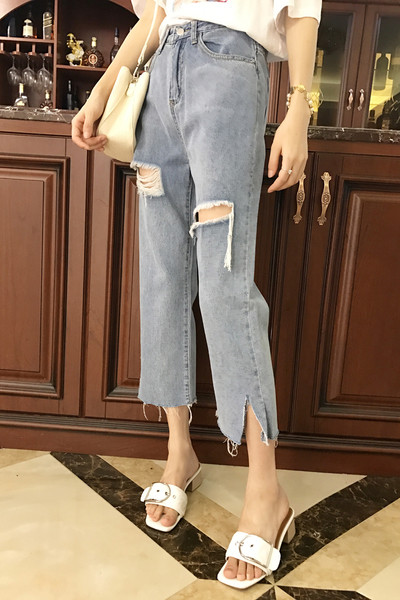 Стилни дамски дънки тип Boyfriend - 7/8 дължина, висока талия и накъсани