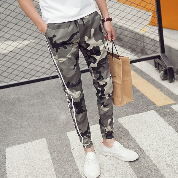 Спортно-елегантен мъжки панталон тип Слим в камуфлажен цвят