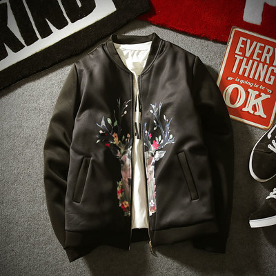 Стилно мъжко есенно яке с апликация в черен и бял цвят 