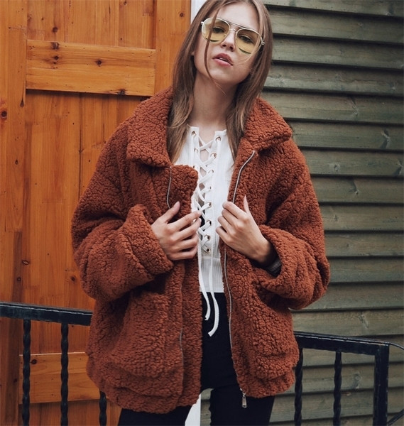Актуално дамско яке с топла вълна в ретро стил