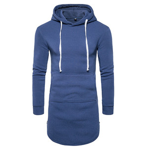 Изчистен и дълъг модел мъжки суичър с джобове отпред и ципове отстрани