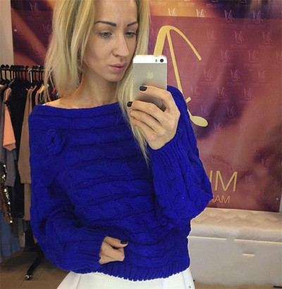 Κομψό γυναικείο πουλόβερ με γυμνό ώμο και σε διαφορετικά χρώματα