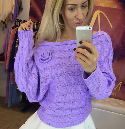 Κομψό γυναικείο πουλόβερ με γυμνό ώμο και σε διαφορετικά χρώματα