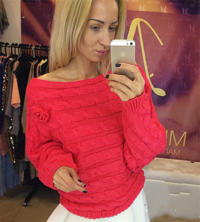 Κομψό γυναικείο πουλόβερ με γυμνό ώμο και σε διαφορετικά χρώματα