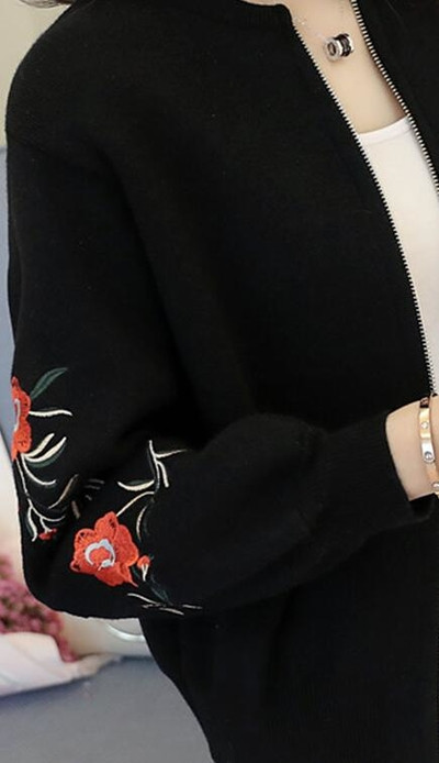 Дамско яке с О-образна яка,цип и бродерия