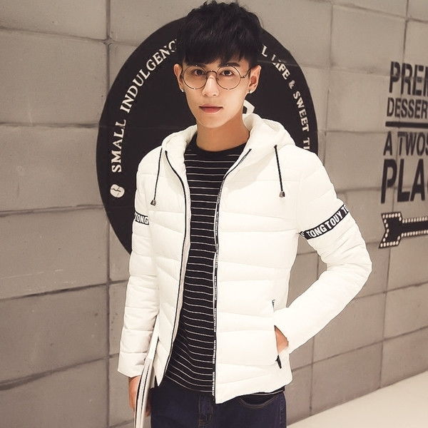 Спортно мъжко късо яке за мъже с качулка и надпис, в четири цвята