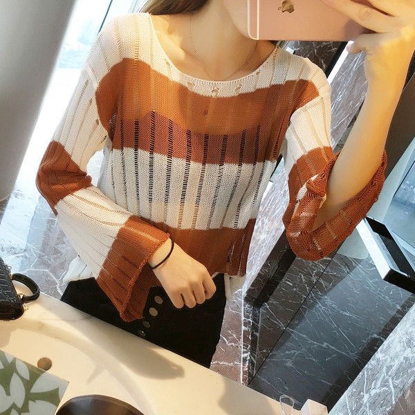 Прозрачен дамски пуловер на райе в няколко цвята и в свободен стил