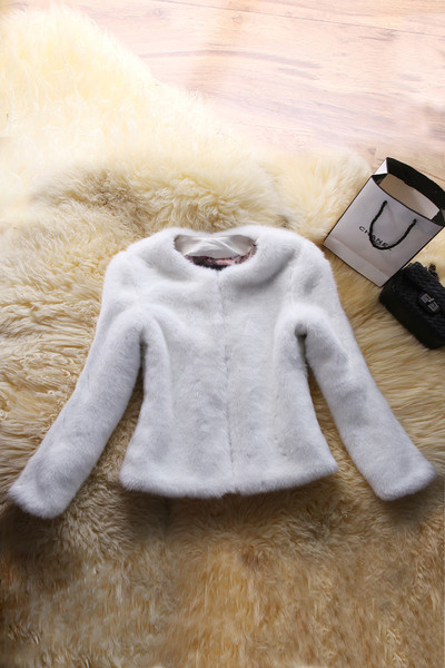 Стилно палто за дамите с имитиращ заешки косъм в няколко цвята