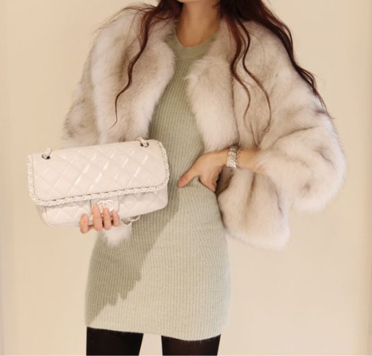 Елегантно палто за дамите с имитиращ косъм лисица