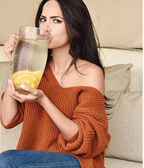 Актуален дамски пуловер с V-образно деколте , 3 цвята