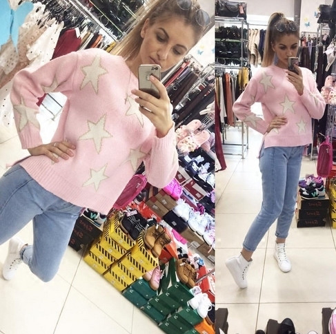 Стилен дамски пуловер с О-образна яка и апликация на звездички