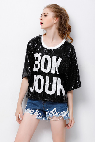 Спортно-елегантна дамска блуза с 3.4 ръкав, в свободен стил с пайети и надпис