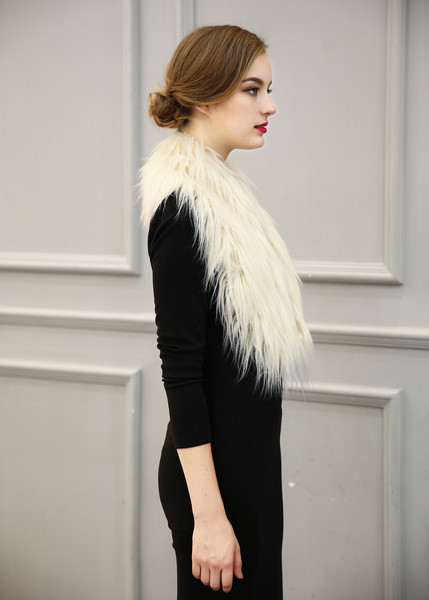 Елегантен дамски шал от изкуствен косъм в три цвята