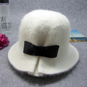 Пухкава дамска шапка с панделка в различни цветове