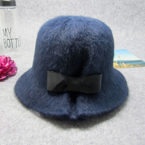 Пухкава дамска шапка с панделка в различни цветове