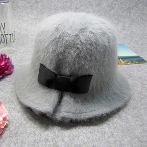 Пухкава дамска шапка с панделка в различни цветове