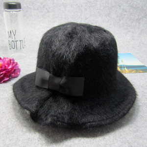 Пухкава дамска шапка с панделка в различни цветове