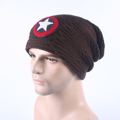 Зимна мъжка шапка с щампа в много цветове