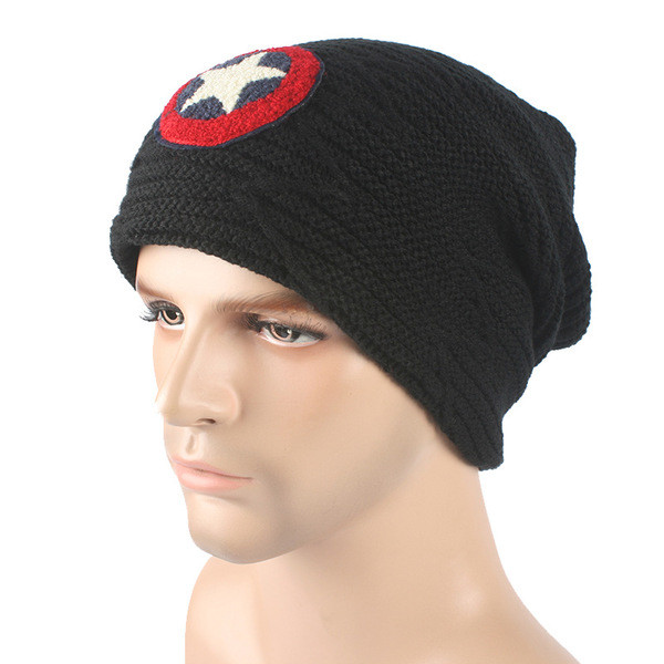 Зимна мъжка шапка с щампа в много цветове