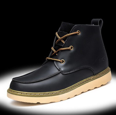 Спортно-елегантни мъжки боти с равна подметка