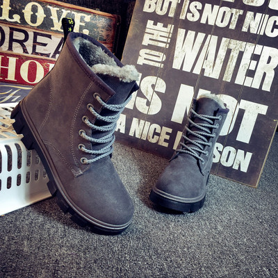 Топли дамски боти в няколко цвята с груба подметка